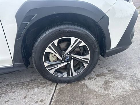 Used 2025 Subaru Crosstrek 2.0i Premium image 12