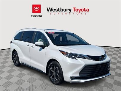 Certified 2025 Toyota Sienna Platinum
