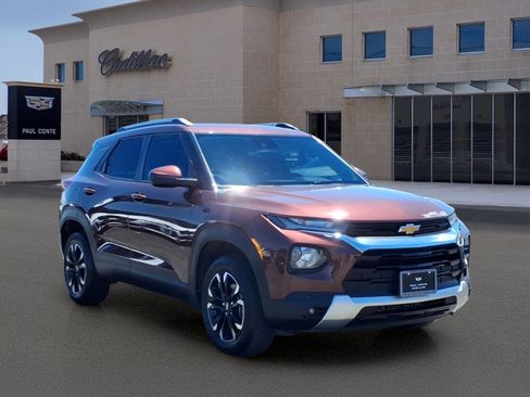 Used 2023 Chevrolet TrailBlazer LT w/ Convenience Package AWD/4WD image 3