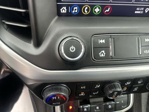 Used 2023 GMC Acadia SLE w/ Driver Convenience Package image 14