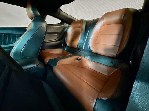 Used 2015 Ford Mustang Premium image 31