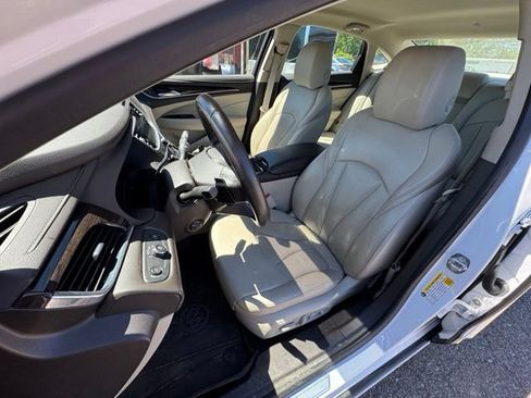 Used 2018 Buick LaCrosse Premium FWD image 9