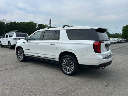 Used 2024 GMC Yukon XL Denali Ultimate AWD/4WD image 4