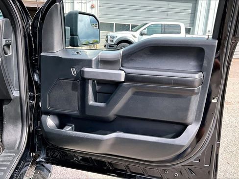 Used 2017 Ford F150 XLT w/ Equipment Group 302A Luxury image 22