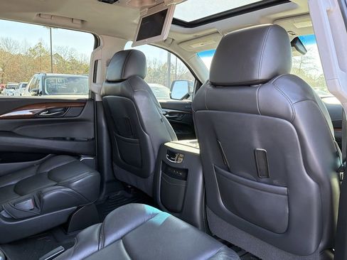 Used 2020 Cadillac Escalade Premium Luxury AWD/4WD image 20