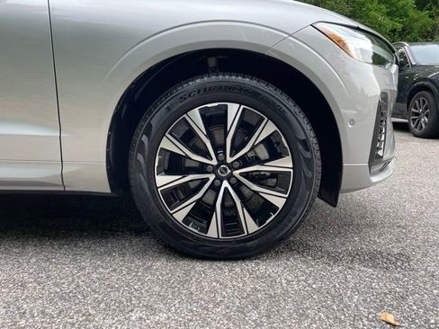 Certified 2023 Volvo XC60 B5 Plus AWD/4WD image 25