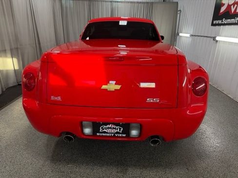 Used 2004 Chevrolet SSR w/ Preferred Equipment Group RWD image 4