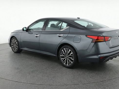 Used 2025 Nissan Altima 2.5 SV FWD image 6