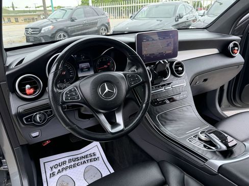 Used 2019 Mercedes-Benz GLC 300 4MATIC image 28