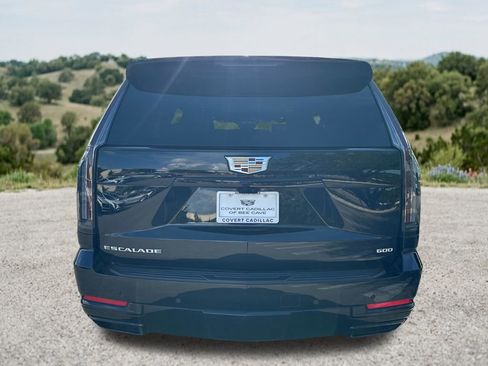 Used 2026 Cadillac Escalade Platinum Sport w/ LPO, Floor Liner Package AWD/4WD image 9