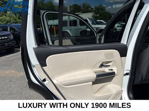 Used 2026 Mercedes-Benz GLB 250 4MATIC image 32