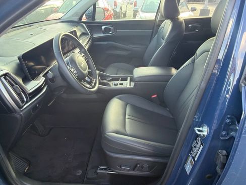 Used 2024 Kia Sorento S w/ Panoramic Sunroof Package FWD image 12