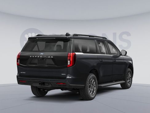 Used 2025 Ford Expedition Max Active AWD/4WD image 2