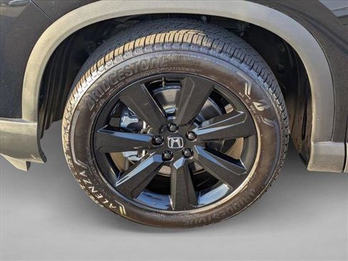 Used 2025 Honda Pilot Black Edition image 28