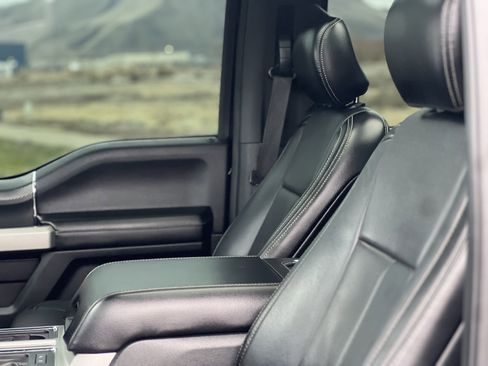 Used 2018 Ford F150 Lariat w/ Equipment Group 502A Luxury image 17