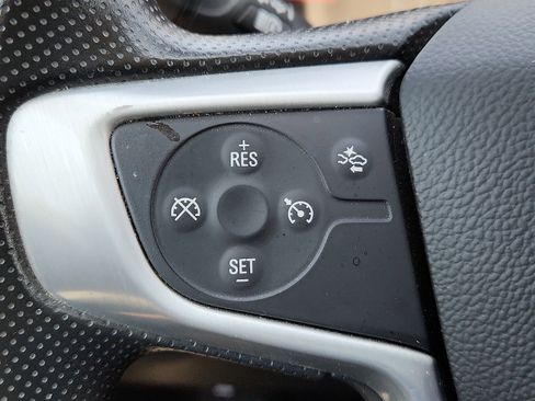 Used 2023 GMC Terrain SLE AWD/4WD image 17