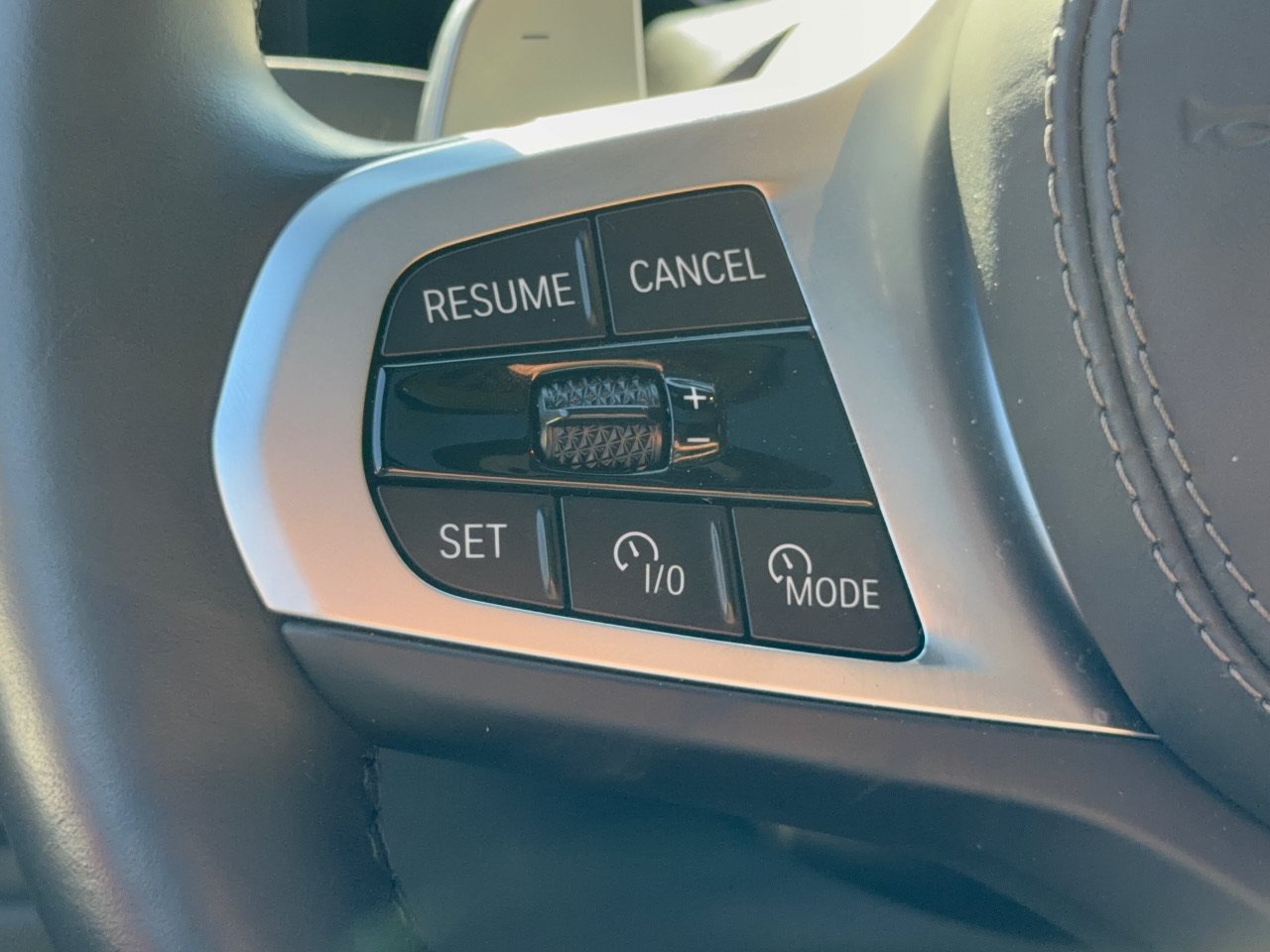 Used 2025 BMW X6 xDrive40i w/ Climate Comfort Package AWD/4WD image 18