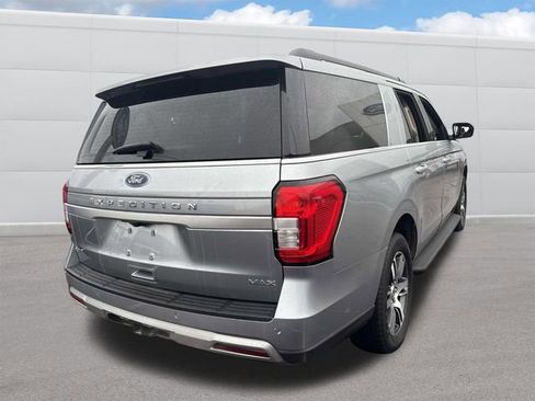 Used 2024 Ford Expedition Max XLT image 11