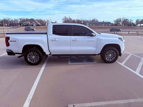 Used 2024 Chevrolet Colorado LT w/ LT Convenience Package II image 8