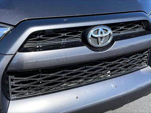 Used 2016 Toyota 4Runner SR5 AWD/4WD image 27
