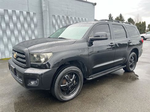 Used 2011 Toyota Sequoia Platinum image 1