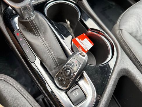 Used 2024 Buick Encore GX Sport Touring image 29