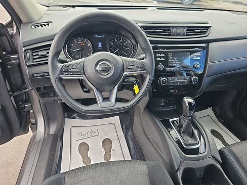 Used 2017 Nissan Rogue S image 19