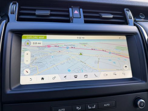 Used 2019 Land Rover Discovery SE image 32