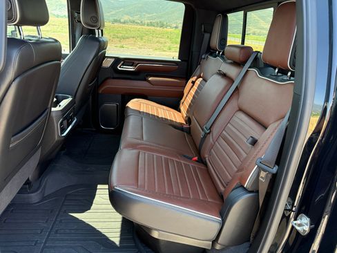 Used 2024 GMC Sierra 3500 Denali Ultimate AWD/4WD image 30