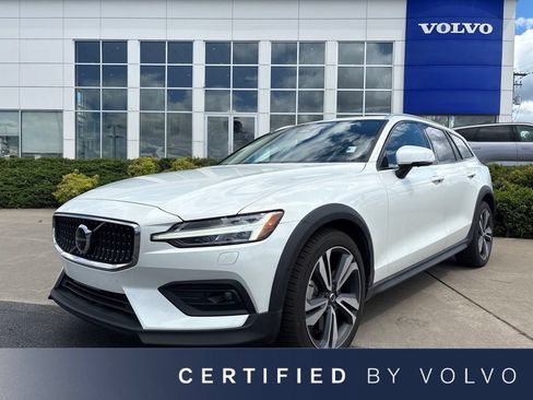 Used 2024 Volvo V60 B5 Cross Country Plus w/ Protection Package Premier AWD/4WD image 1
