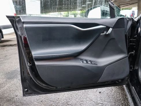 Used 2013 Tesla Model S image 22