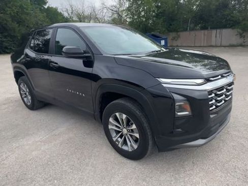 Used 2025 Chevrolet Equinox LT image 2