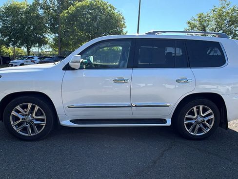 Used 2015 Lexus LX 570 4WD image 8