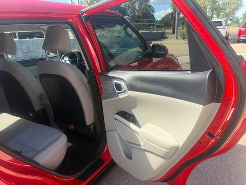 Used 2022 Kia Soul LX w/ Technology Package FWD image 17