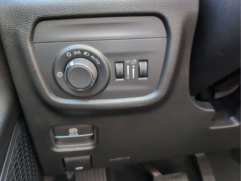 New 2025 Jeep Grand Cherokee L Altitude image 15