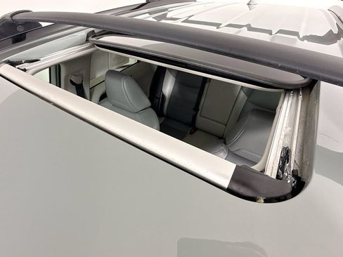 Certified 2022 Toyota RAV4 XLE Premium AWD/4WD image 23