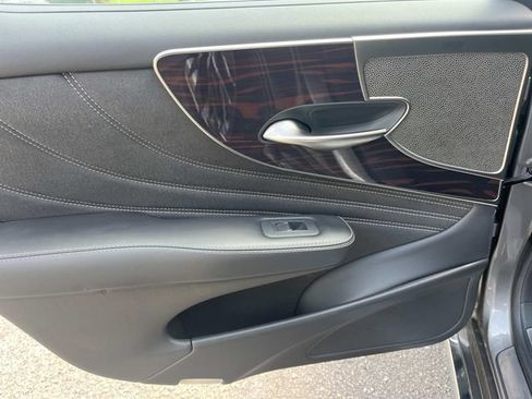 Used 2021 Lexus LS 500 w/ Interior Upgrade Package RWD image 20