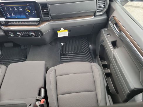 Used 2024 Chevrolet Silverado 1500 LT AWD/4WD image 12
