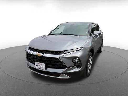 Used 2025 Chevrolet Blazer LT FWD image 6
