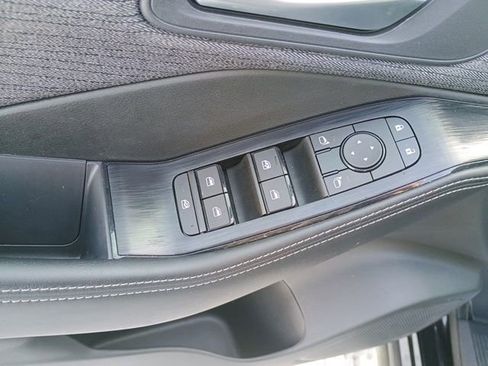 Used 2023 Nissan Rogue SV image 23