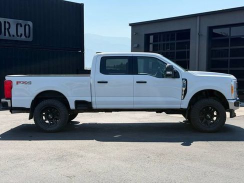 Used 2023 Ford F250 XLT w/ FX4 Off-Road Package AWD/4WD image 3