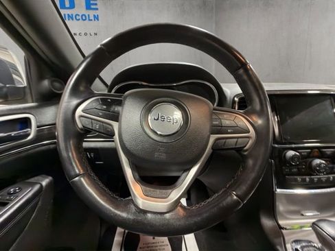 Used 2022 Jeep Grand Cherokee Limited image 14