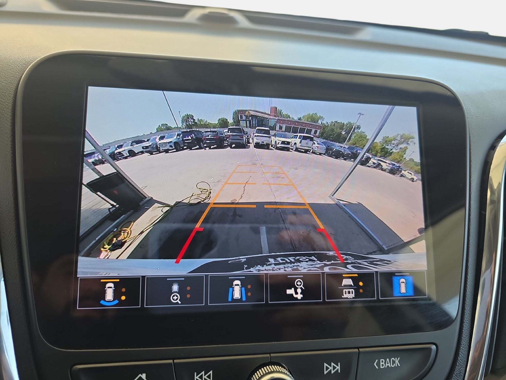 Used 2023 Chevrolet Equinox LT FWD image 23