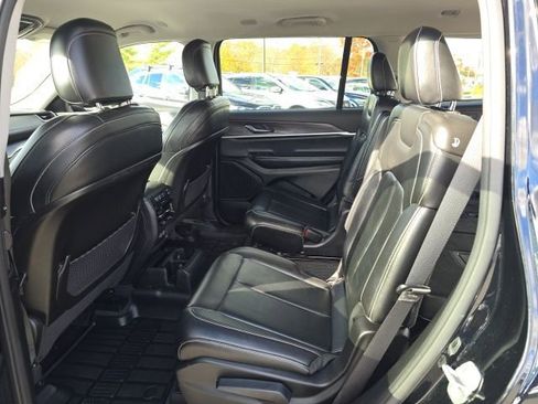 Used 2023 Jeep Grand Cherokee L Limited image 14