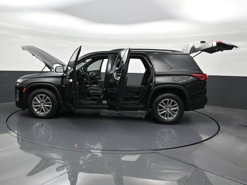 Used 2023 Chevrolet Traverse LT image 34