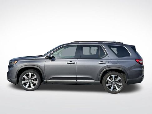 Used 2025 Honda Pilot Touring image 2