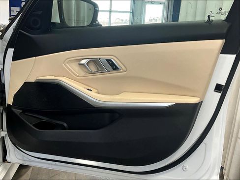 Used 2019 BMW 330i xDrive Sedan w/ Premium Package image 12