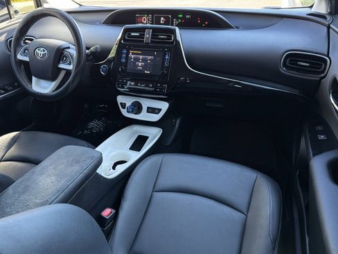 Used 2016 Toyota Prius Four image 19