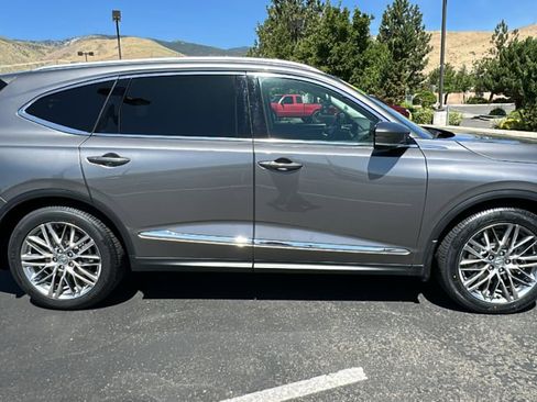 Used 2022 Acura MDX SH-AWD w/ Advance Package image 2