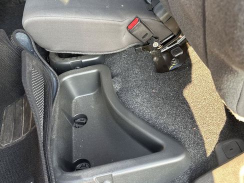 Used 2022 Nissan Frontier SV RWD image 21